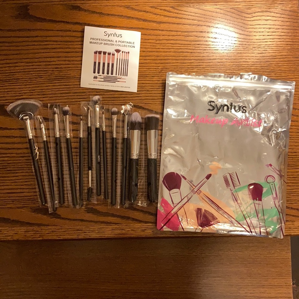 Syntus Makeup Brushes